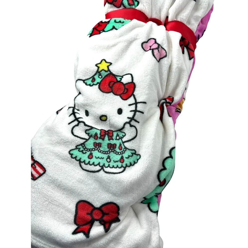 Festive Hello Kitty Christmas Blanket Set – Cozy Modern Holiday Duo